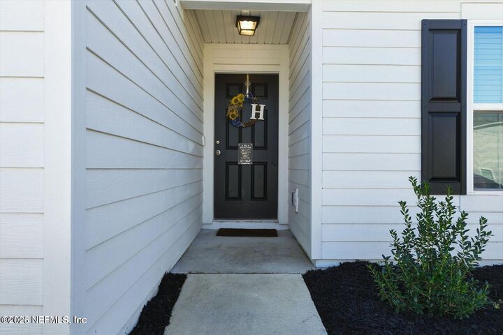 Property Photo:  12581 Creekside Manor Drive  FL 32218 