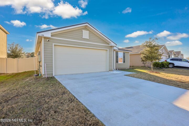 Property Photo:  2190 Willow Springs Drive  FL 32043 