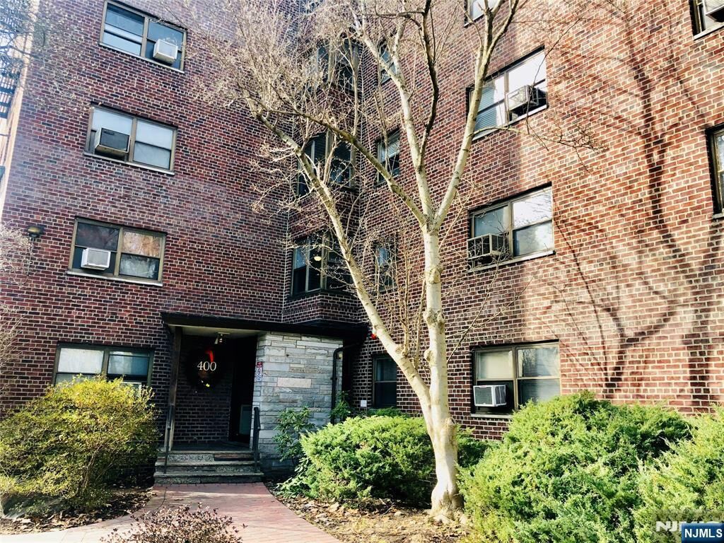 Property Photo: 400 Fairview Avenue 4J NJ 07024