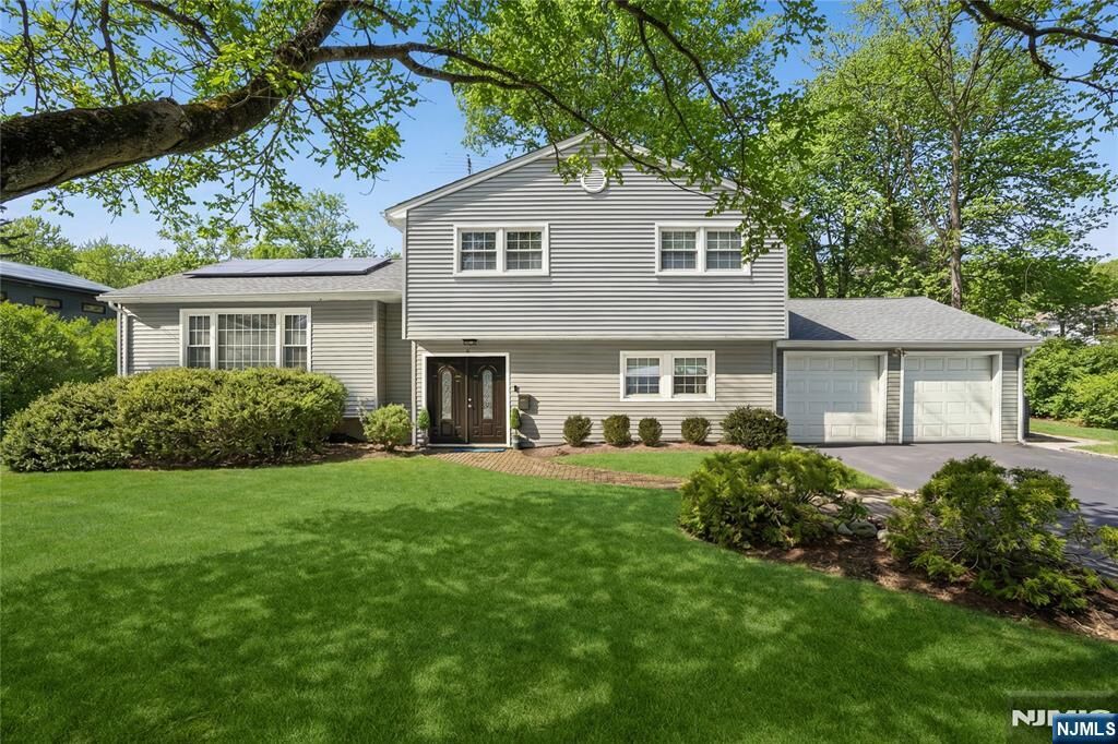 Property Photo: 6 Connel Drive NJ 07052