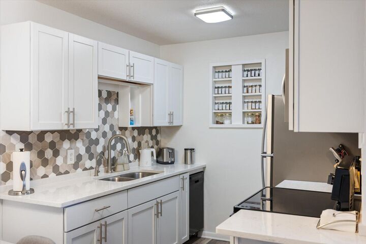 Property Photo:  9143 Highway 55 102  MN 55427 