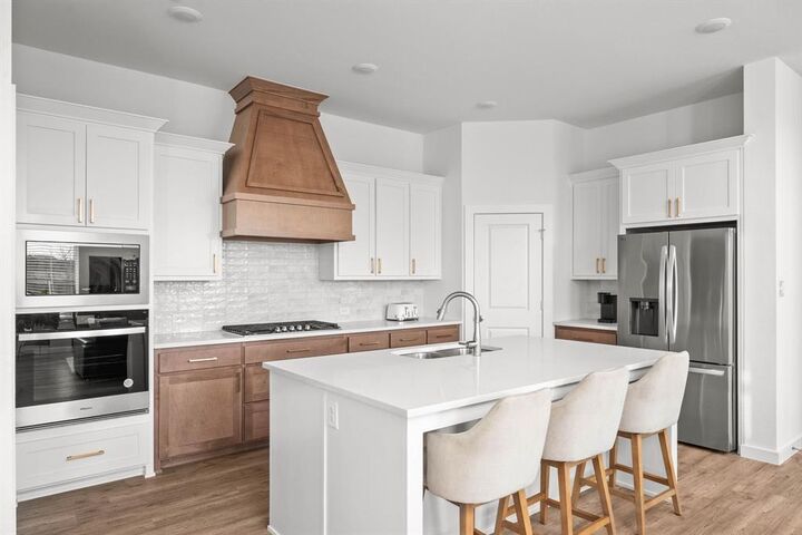 Property Photo:  817 Isabel Street  TX 75009 