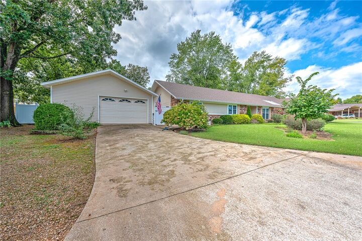 Property Photo:  700 Woodland Drive  AR 72756 