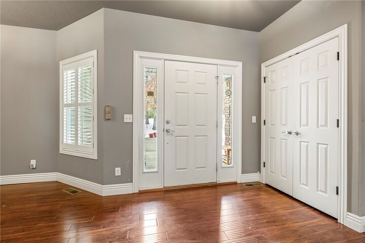 Property Photo: 24 Kirkliston Lane AR 72715