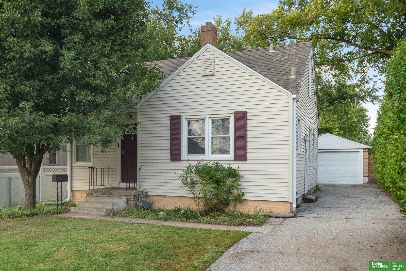 Property Photo: 5820 Spring Street NE 68106