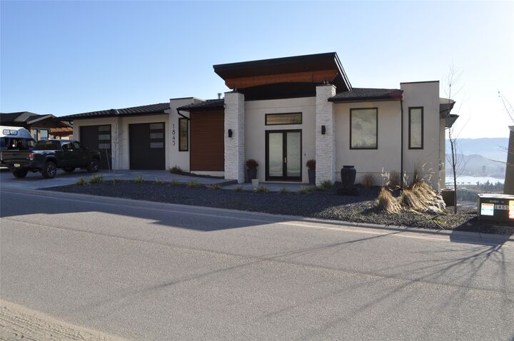1843 Diamond View Drive — photo 1
