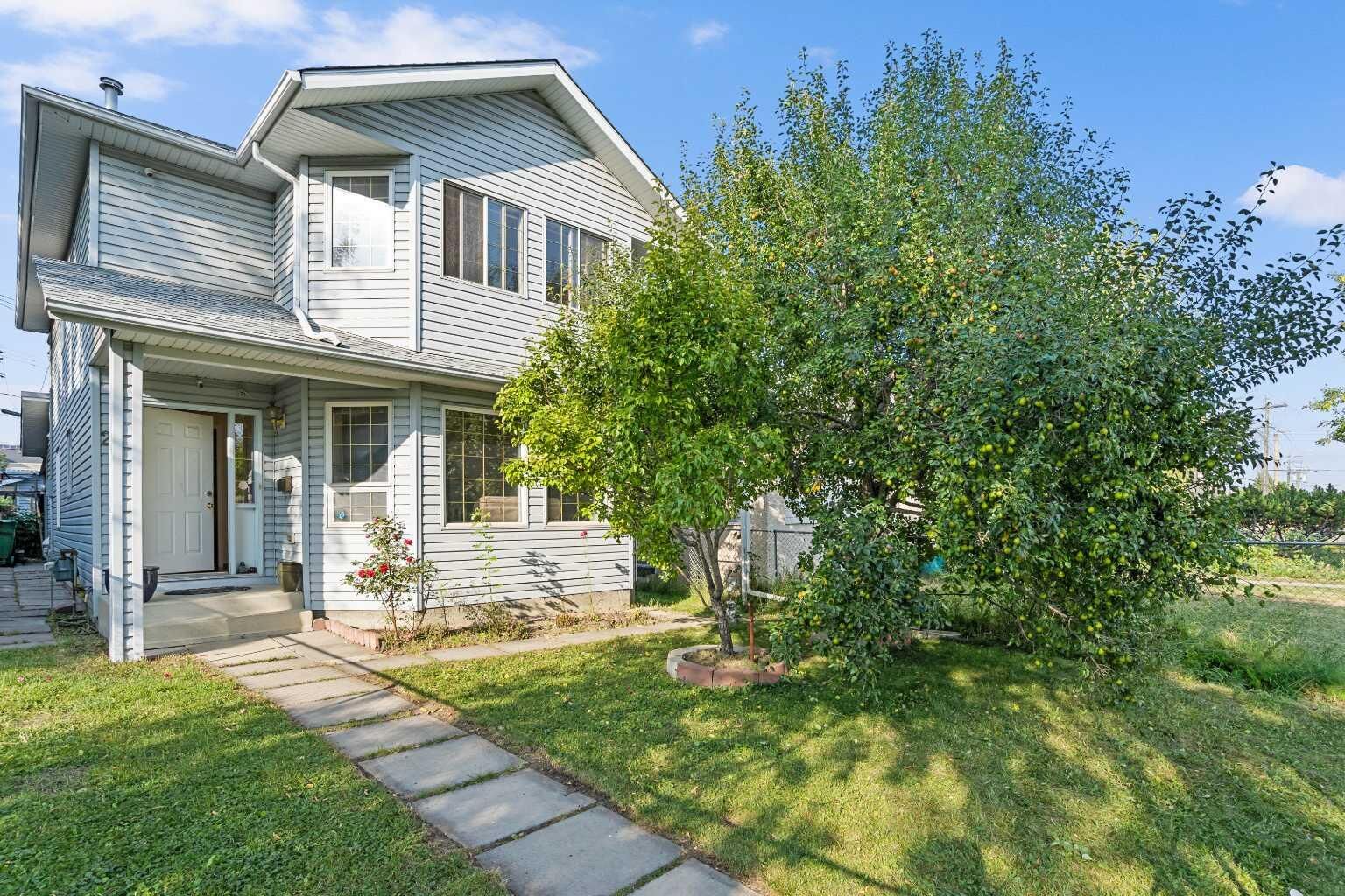 Property Photo: 218 15 Avenue NW AB T2M 0G8