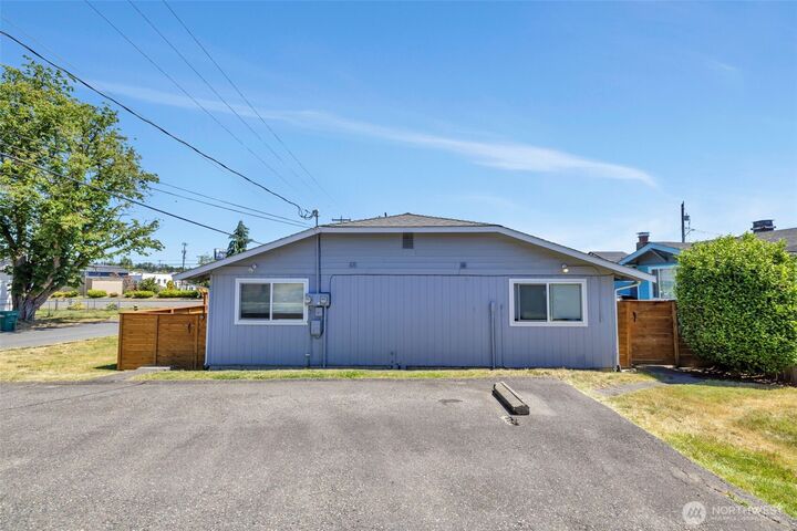 Property Photo:  10201  17th Avenue SW  WA 98146 