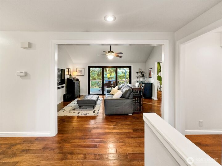 Property Photo:  4017  239th Place SE  WA 98029 