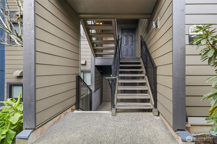Property Photo: 1809 N 107th Street 3-203 WA 98133
