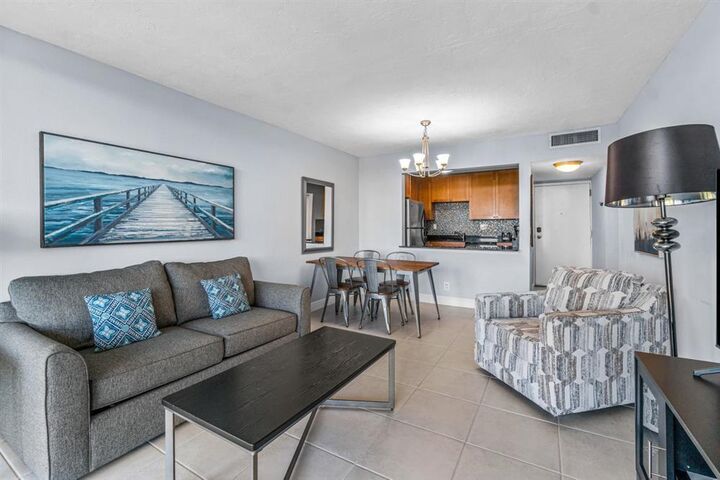 Property Photo:  1830 Embassy Drive 604  FL 33401 