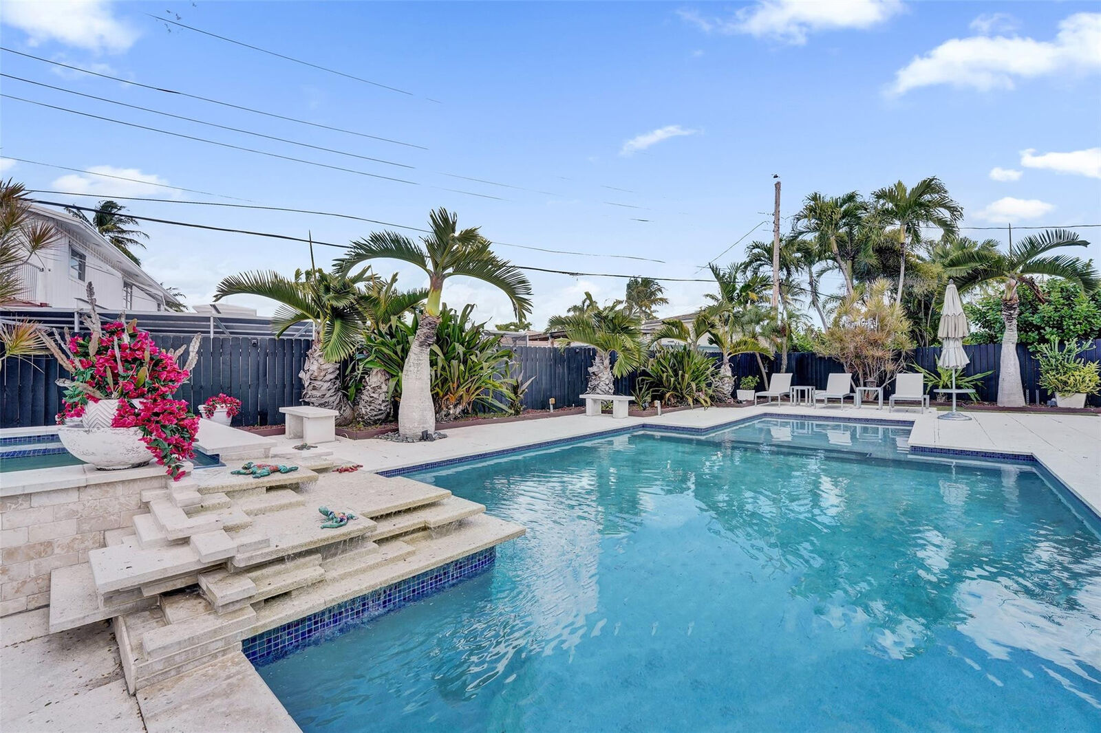Property Photo: 1701 NE 40th Street FL 33334
