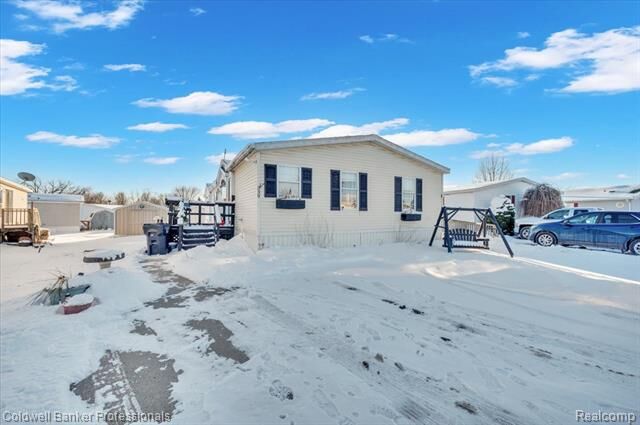 Property Photo: 339 Decoy Lane MI 48446