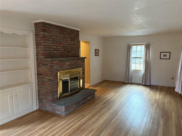 Property Photo:  10 Jesse Davis Lane  RI 02806 