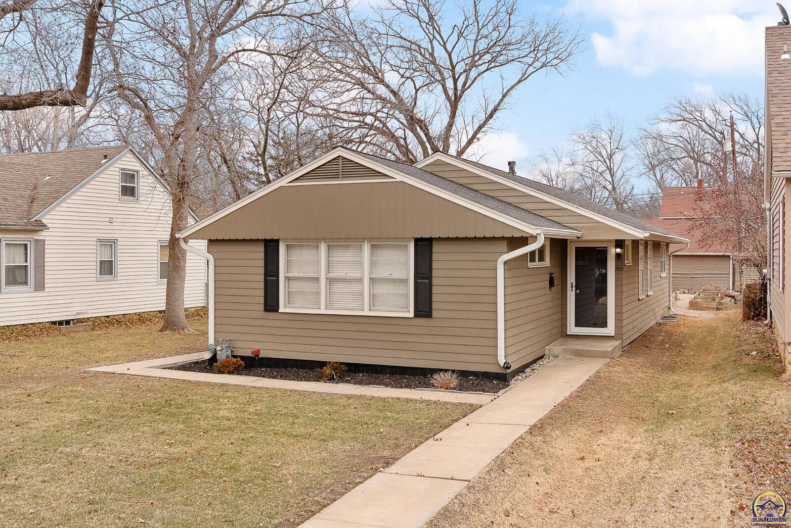 Property Photo: 1530 SW Wayne Ave KS 66604