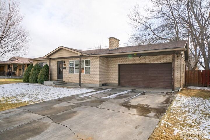 Property Photo:  1807 Camrose Street  ID 83402 