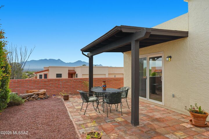 Property Photo:  919 W Camino Guarina  AZ 85614 