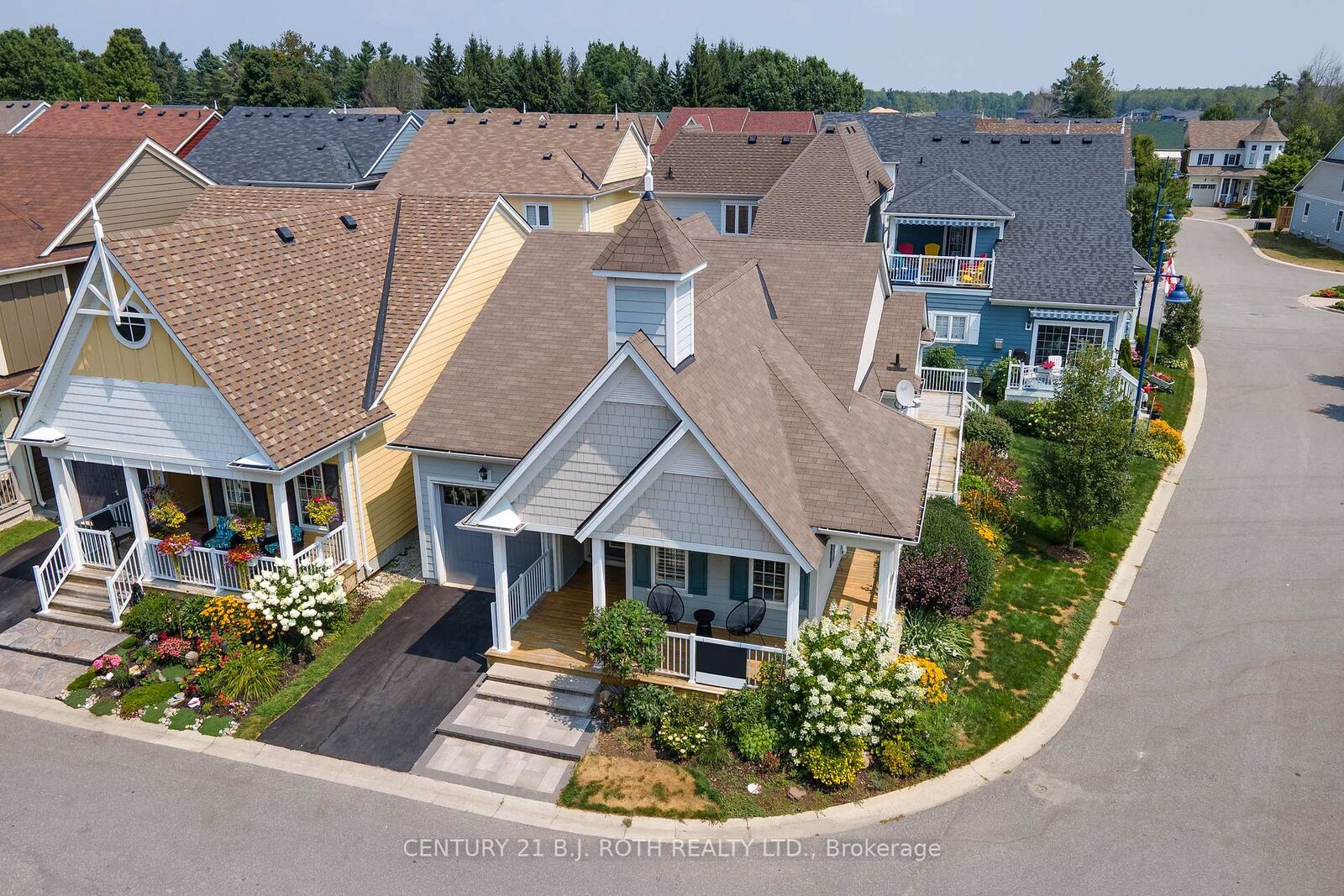 Property Photo:  3327 Summerhill Way N  ON L3V 0E1 