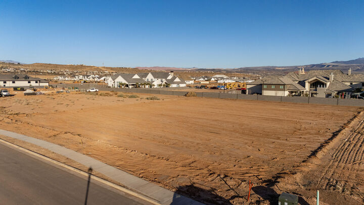 Property Photo:  3311 E Ashbury Dr 18  UT 84790 