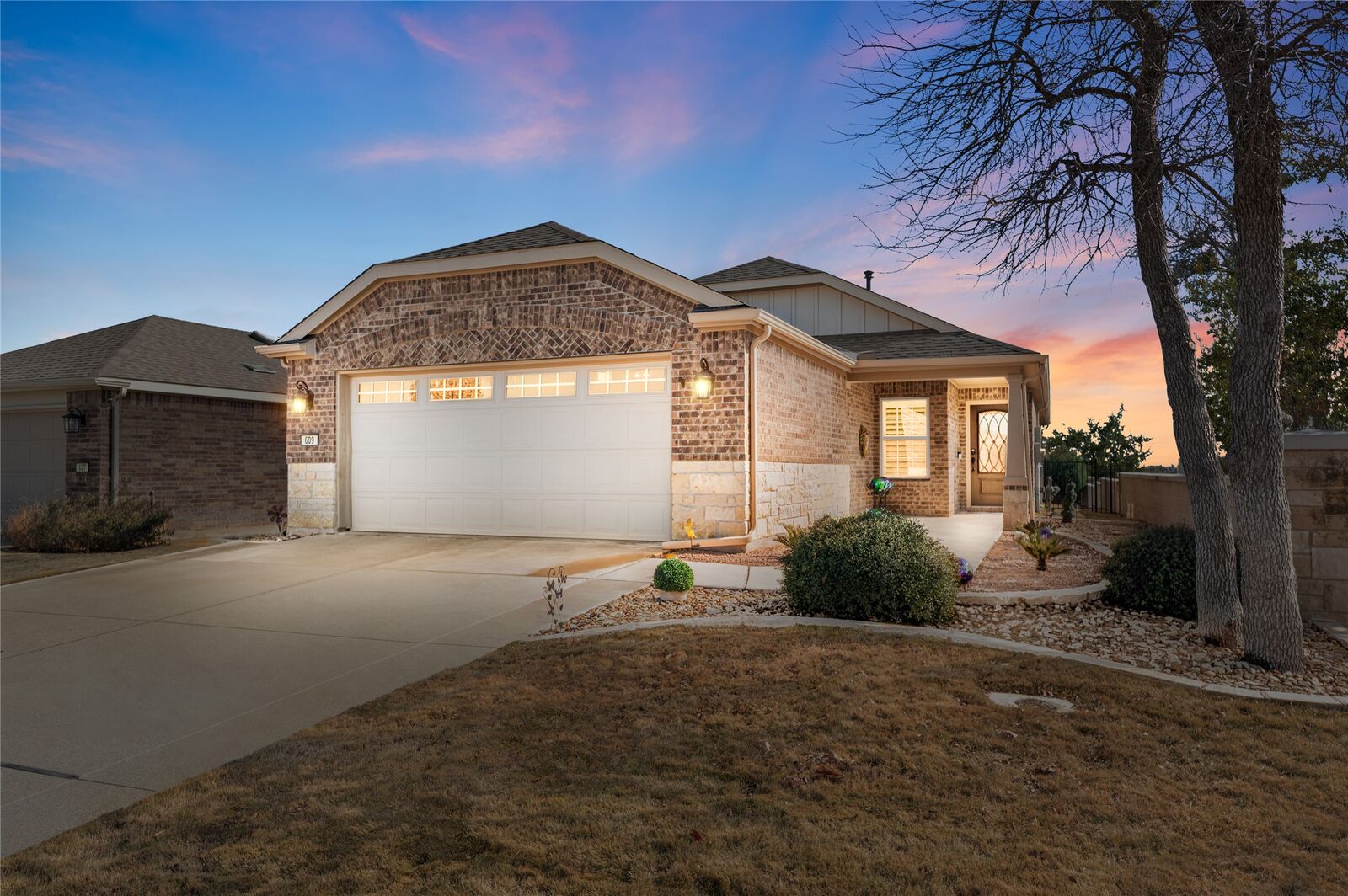 Property Photo:  609 Rockport Street  TX 78633 