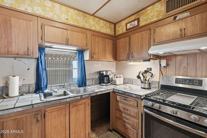 Property Photo:  150 S Windsor -- R128  AZ 85204 
