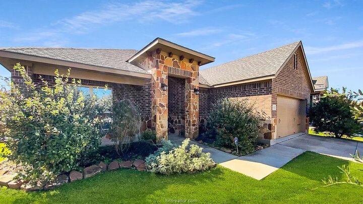 Property Photo:  4036 Dunlap Loop  TX 77845 