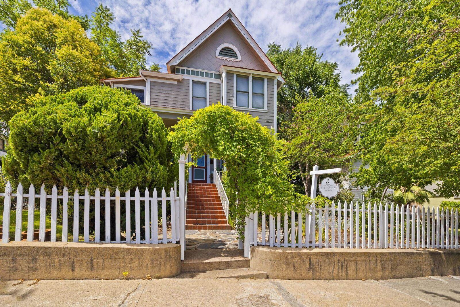 Property Photo:  56 Bradford St  CA 95370 