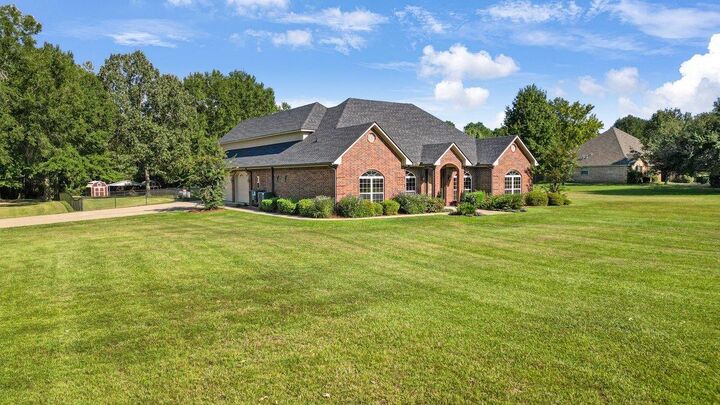 Property Photo: 2232 N US Hwy 59 TX 75633