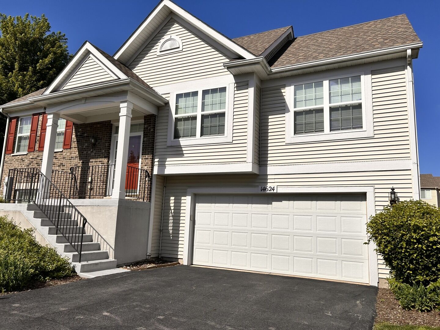 Property Photo: 14624 Paul Revere Lane 14624 IL 60544