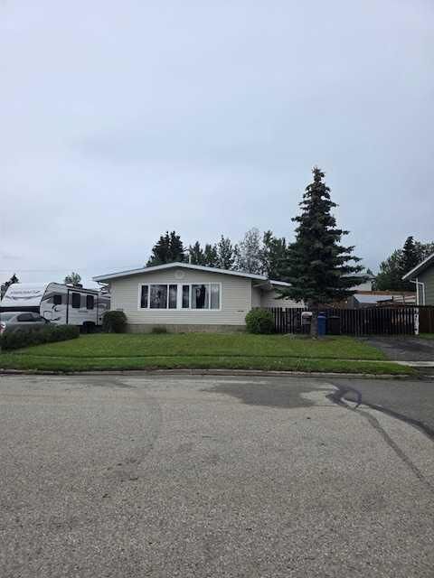 Property Photo: 10850 98 Ave AB T0E 0Y0