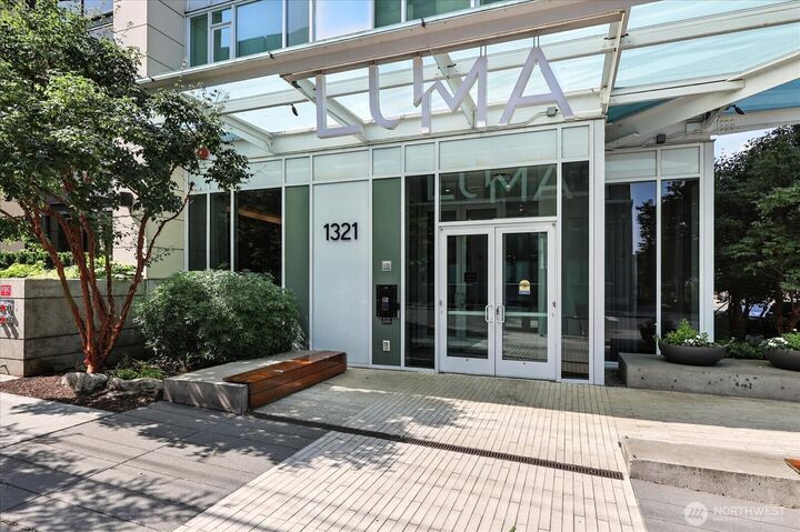 Property Photo:  1321  Seneca Street 505  WA 98101 