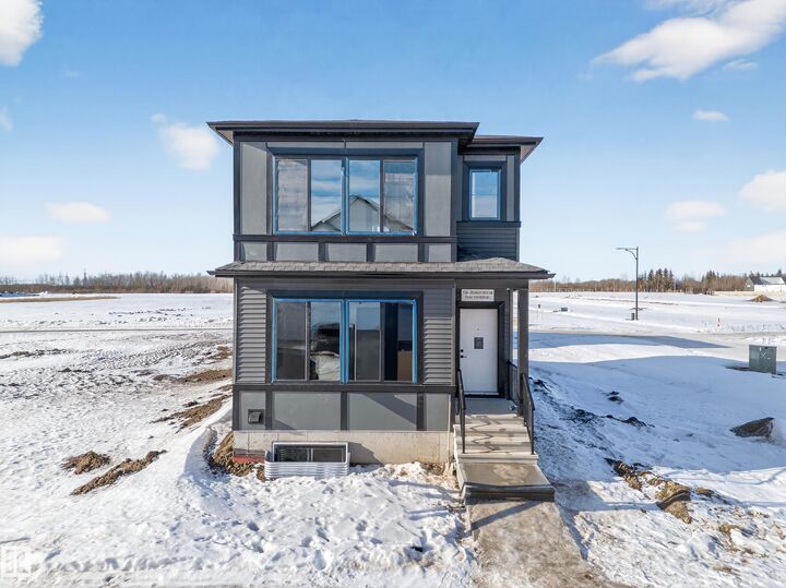 Property Photo:  3736 Erlanger Drive NW  AB T6M 3G5 