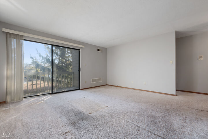 Property Photo: 4321 Village Parkway Circle W 6 IN 46254