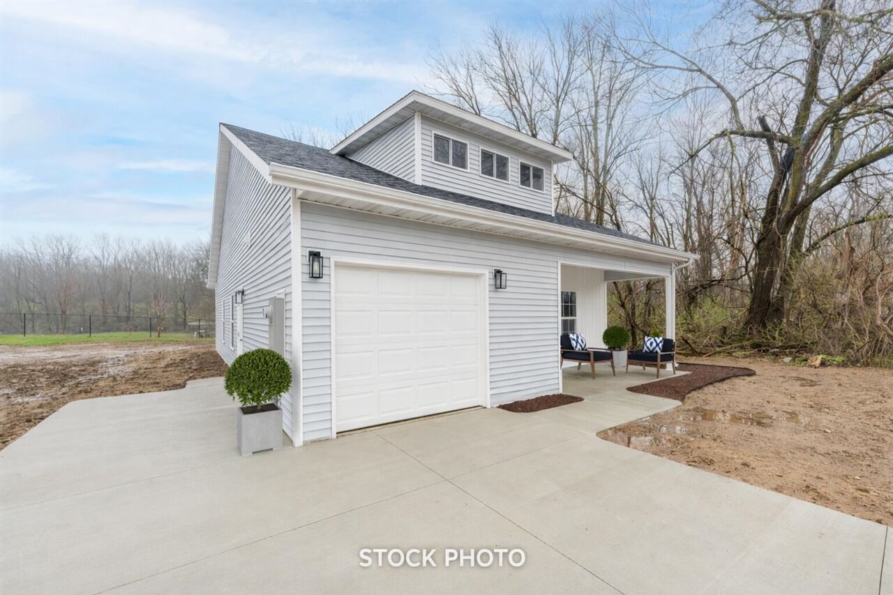 Property Photo: 721 Victory Lane Street MI 49031-1006