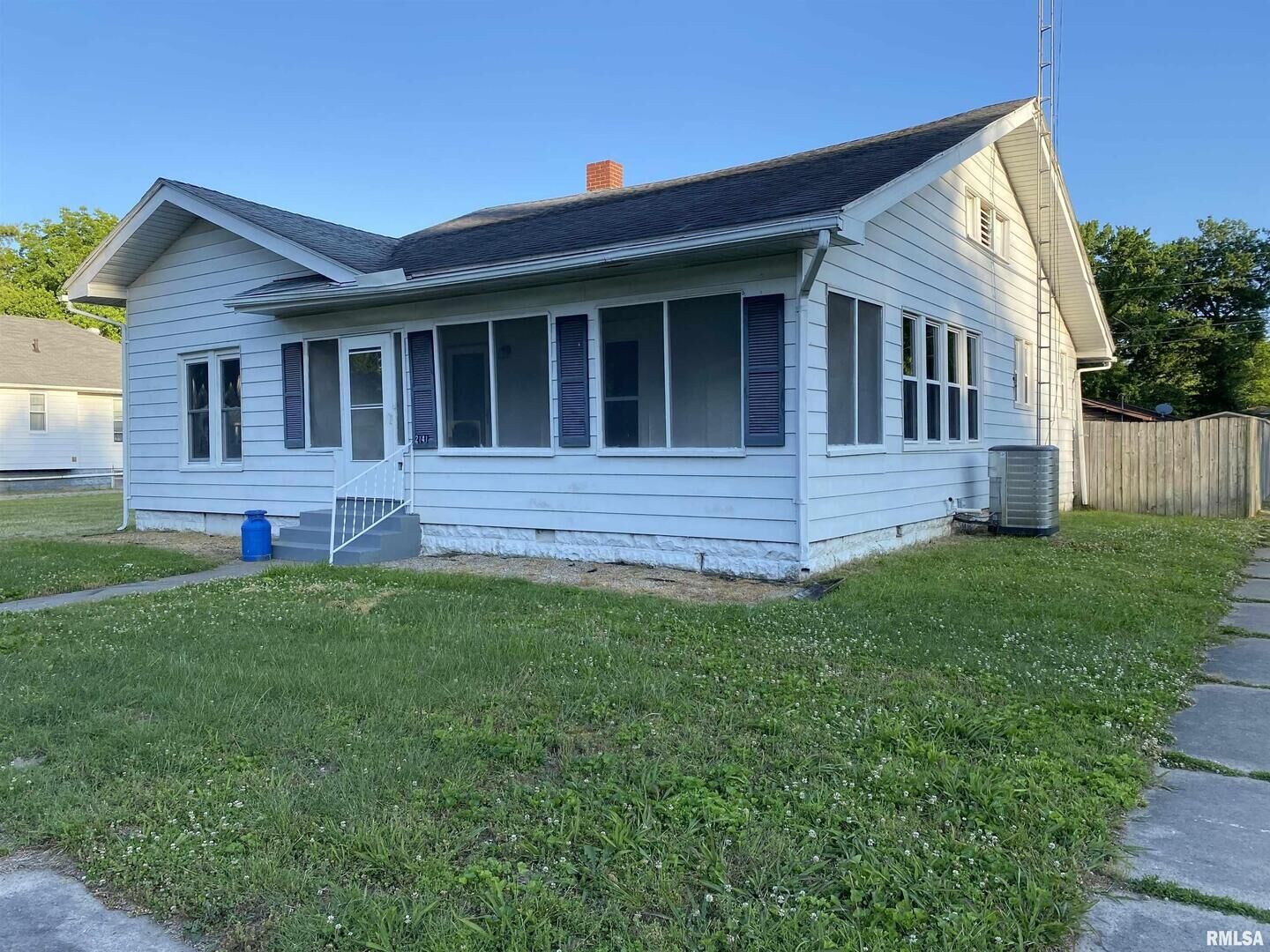 Property Photo: 2141 Clarke Street IL 62966