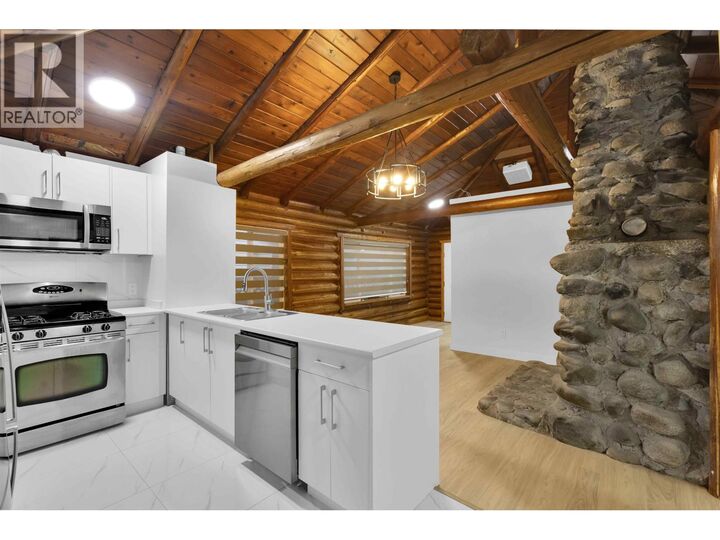 Property Photo:  1370 Prairie Avenue  BC V3B 1T2 