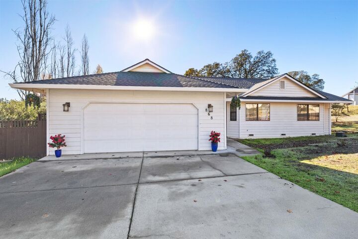 Property Photo:  868 Live Oak Dr  CA 95222 