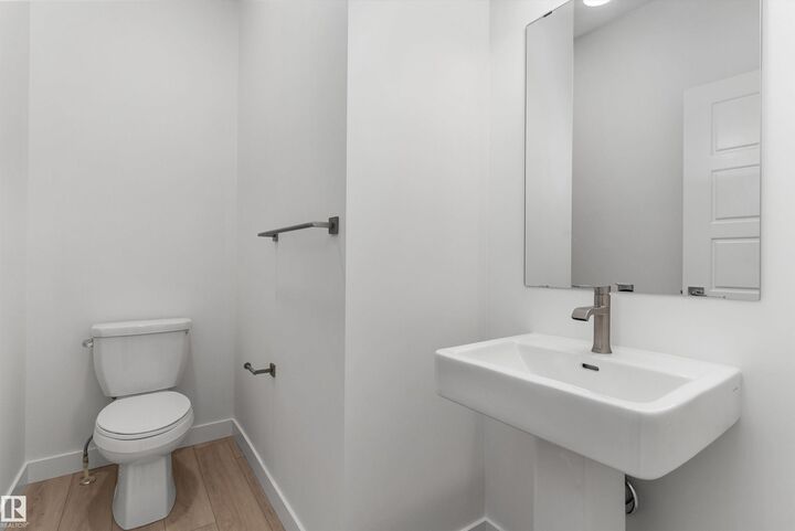 Property Photo:  913 19 Avenue NW  AB T6T 2X4 