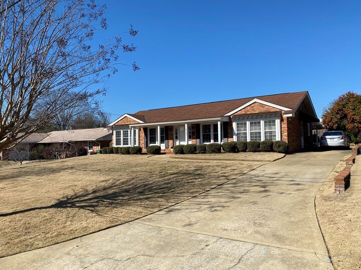 Property Photo:  2307 Winchester Drive  GA 31904 