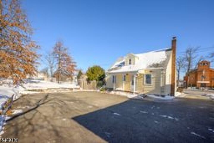 Property Photo:  279 Amboy Ave  NJ 07095 