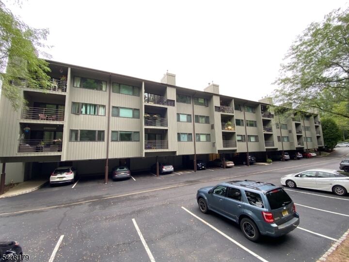 Property Photo:  51 Mount Kemble Ave, 103  NJ 07960 