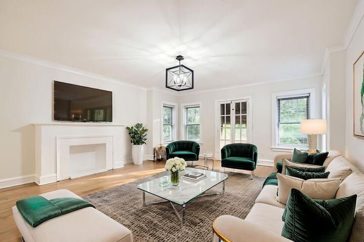 Property Photo: 6431 N Campbell Avenue IL 60645