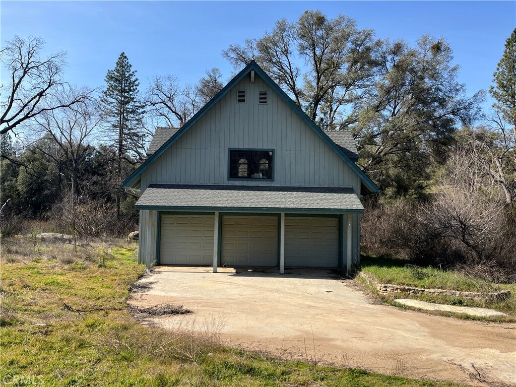 Property Photo: 5643 Darrah Rd CA 95338