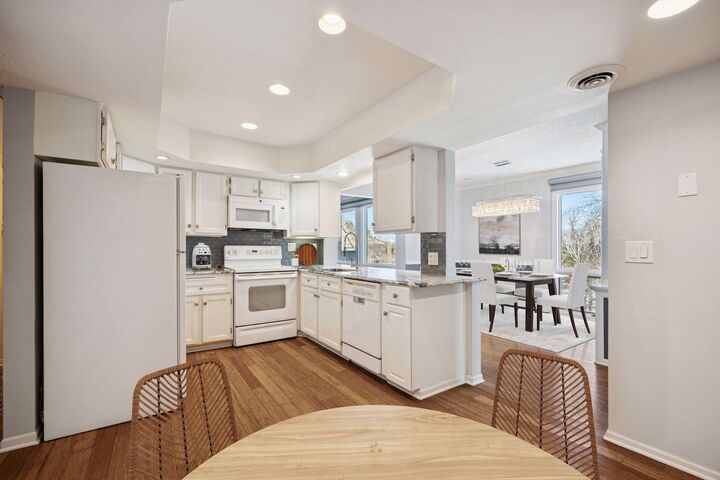 Property Photo:  6075 Lincoln Drive 305  MN 55436 