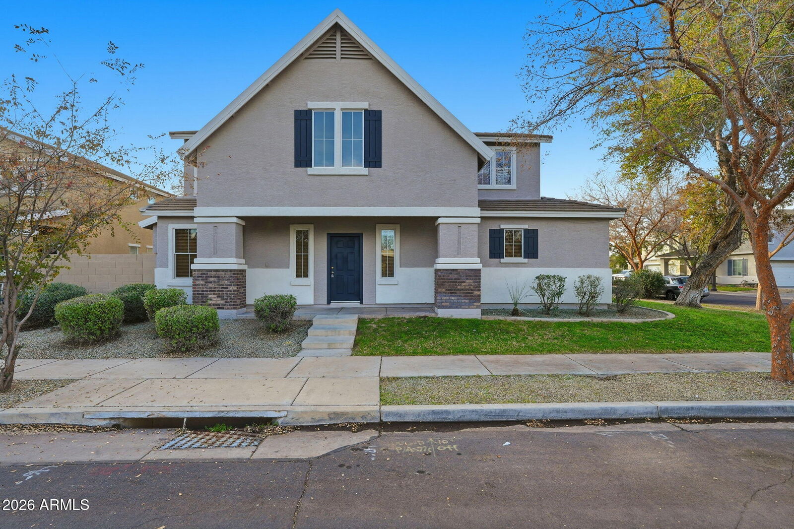 Property Photo: 1385 S Hawk Lane AZ 85296