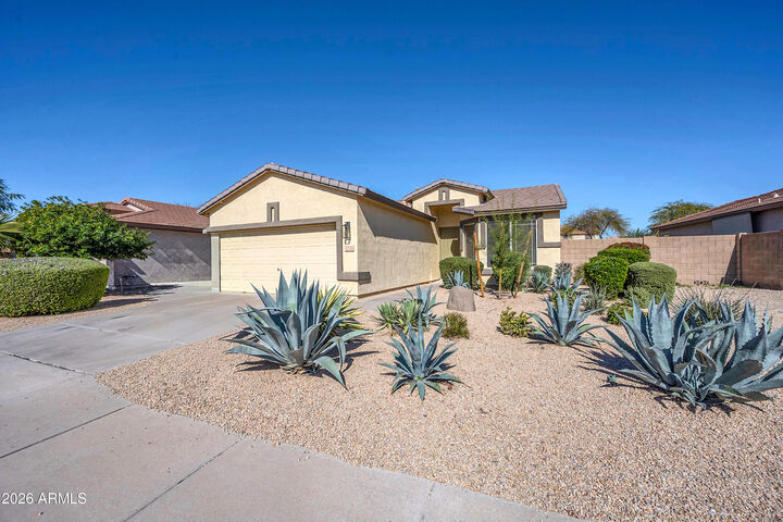 Property Photo:  2720 E Carla Vista Drive  AZ 85225 
