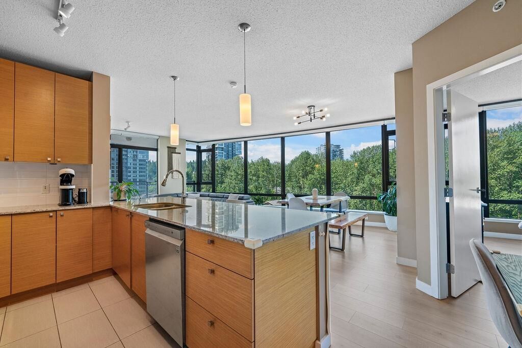 Photo de la propriété: 110 Brew Street 704 BC V3H 0E4