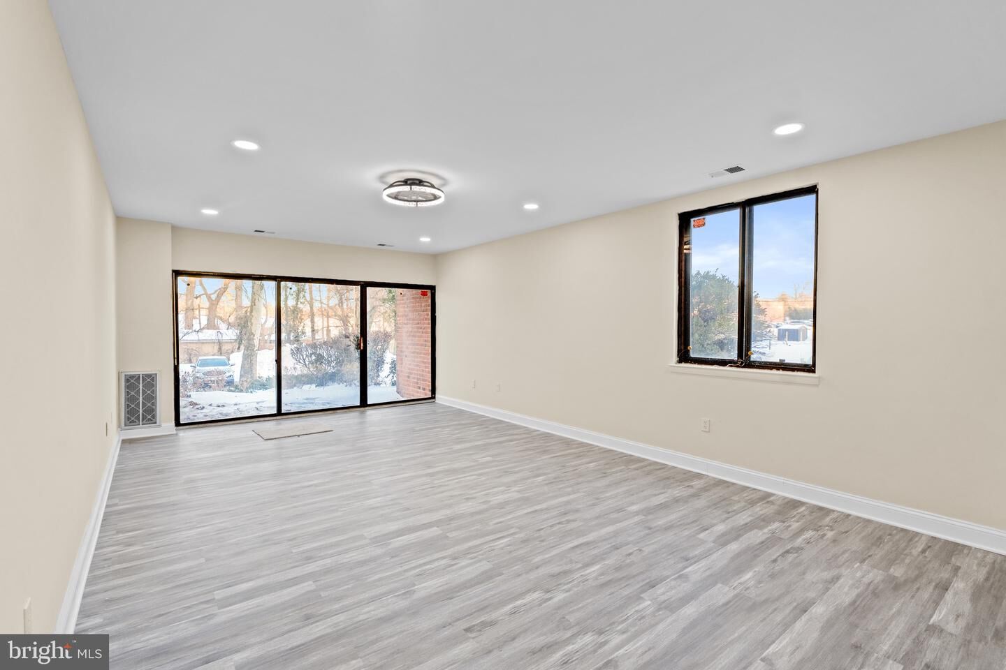 Property Photo: 6711 Park Heights Avenue L9 MD 21215