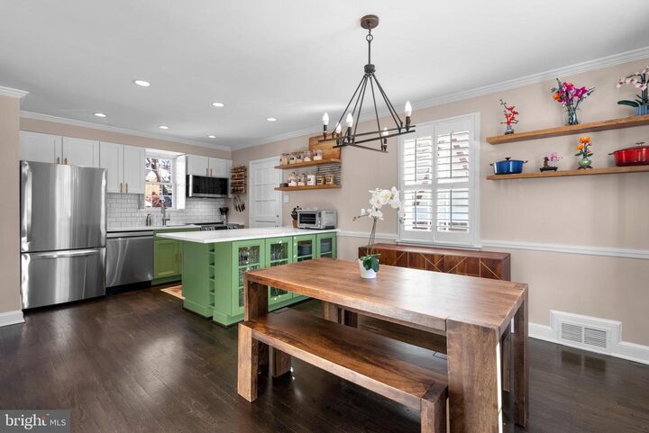 Property Photo:  707 Forest Glen Road  MD 20901 