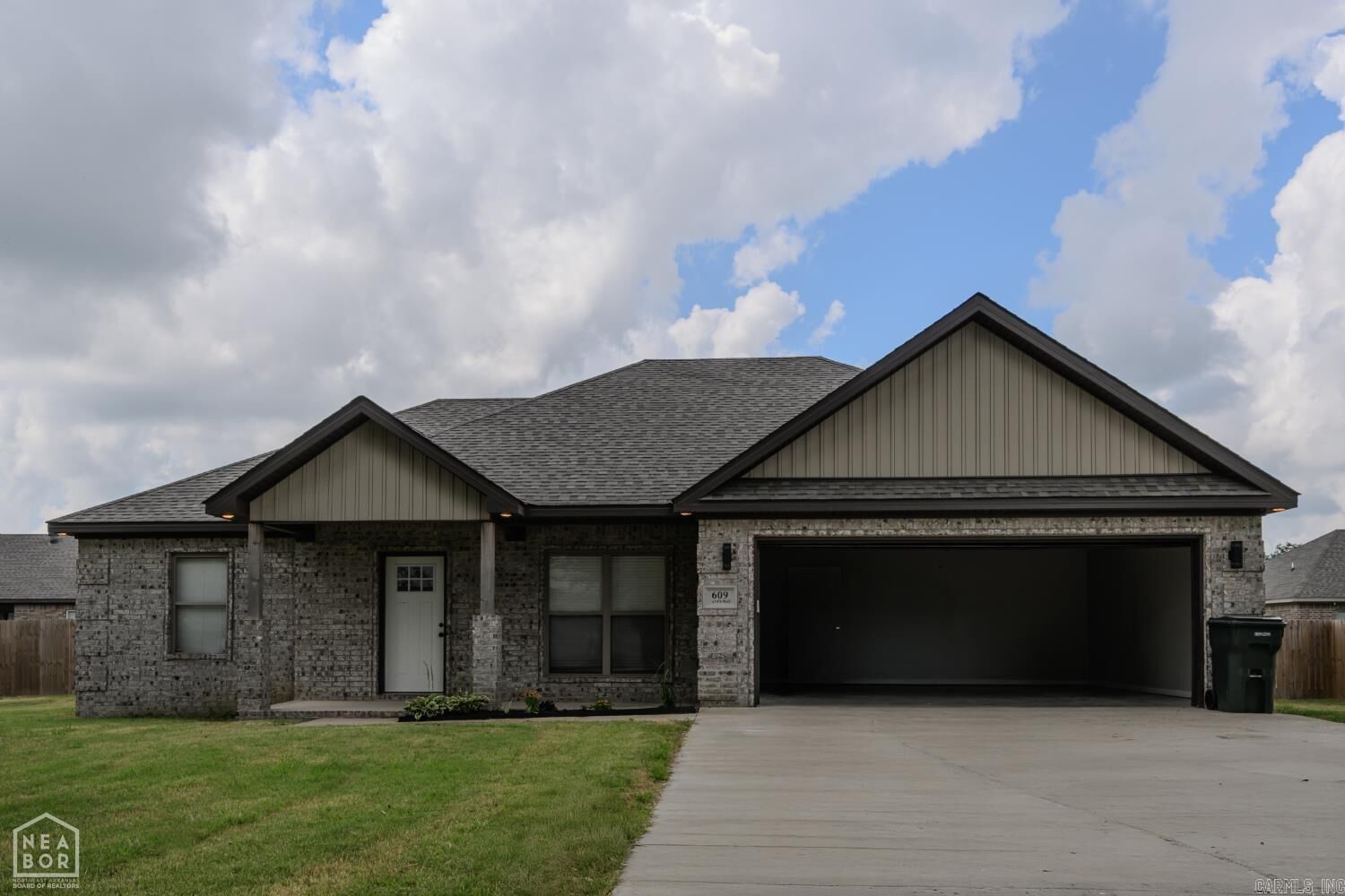 Property Photo:  609 Lanes Way  AR 72442 